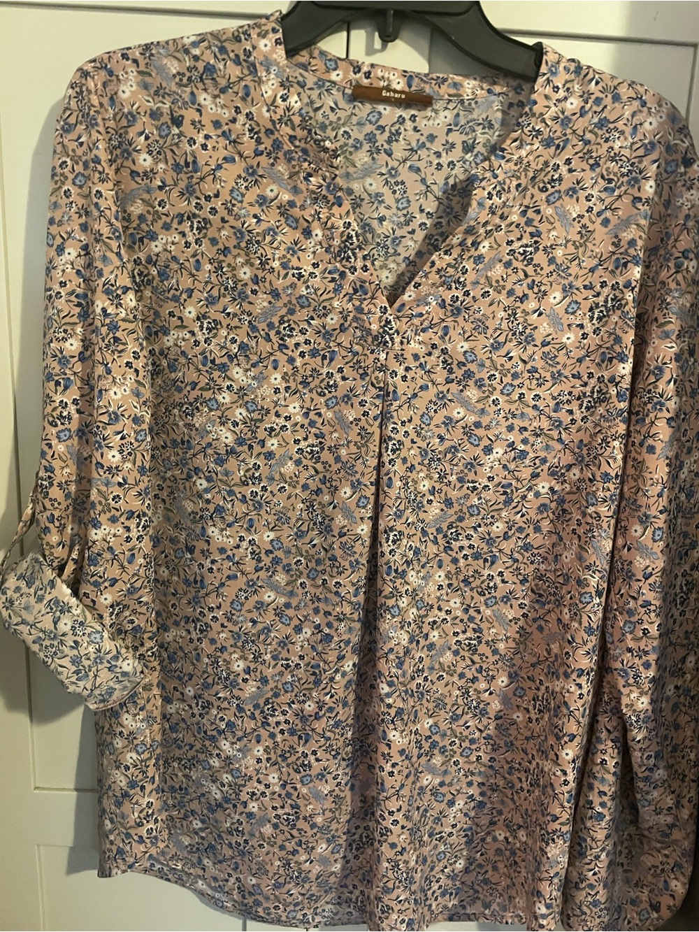 Gaharu Pink and Blue Floral V-Neck Blouse